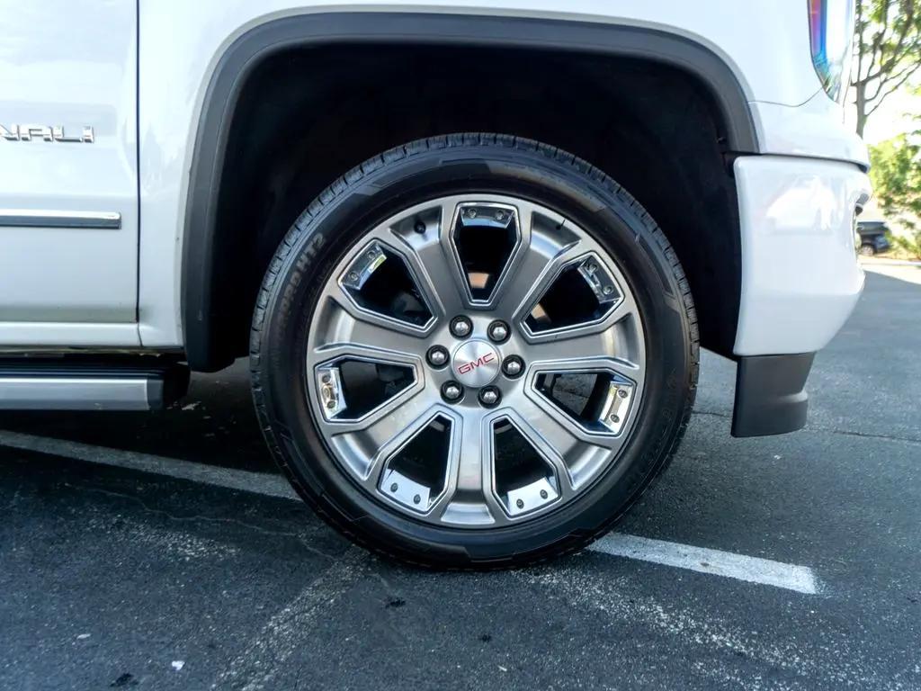 used 2018 GMC Sierra 1500 car, priced at $32,444