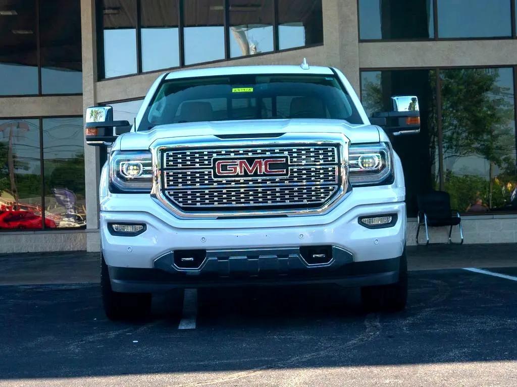 used 2018 GMC Sierra 1500 car, priced at $32,444