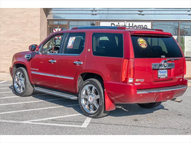 used 2009 Cadillac Escalade Hybrid car, priced at $13,995