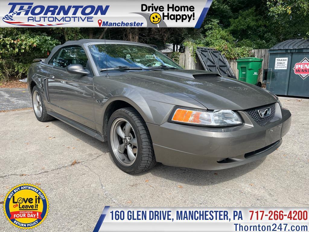 used 2001 Ford Mustang car