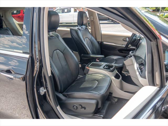 used 2017 Chrysler Pacifica car, priced at $14,995