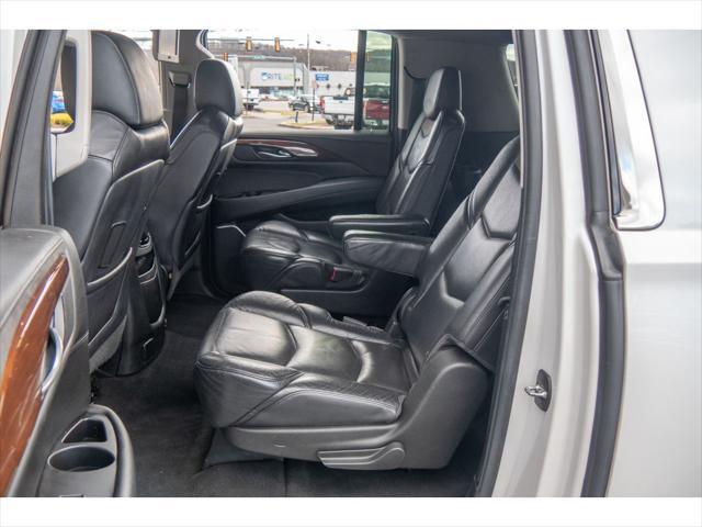 used 2019 Cadillac Escalade ESV car, priced at $33,995