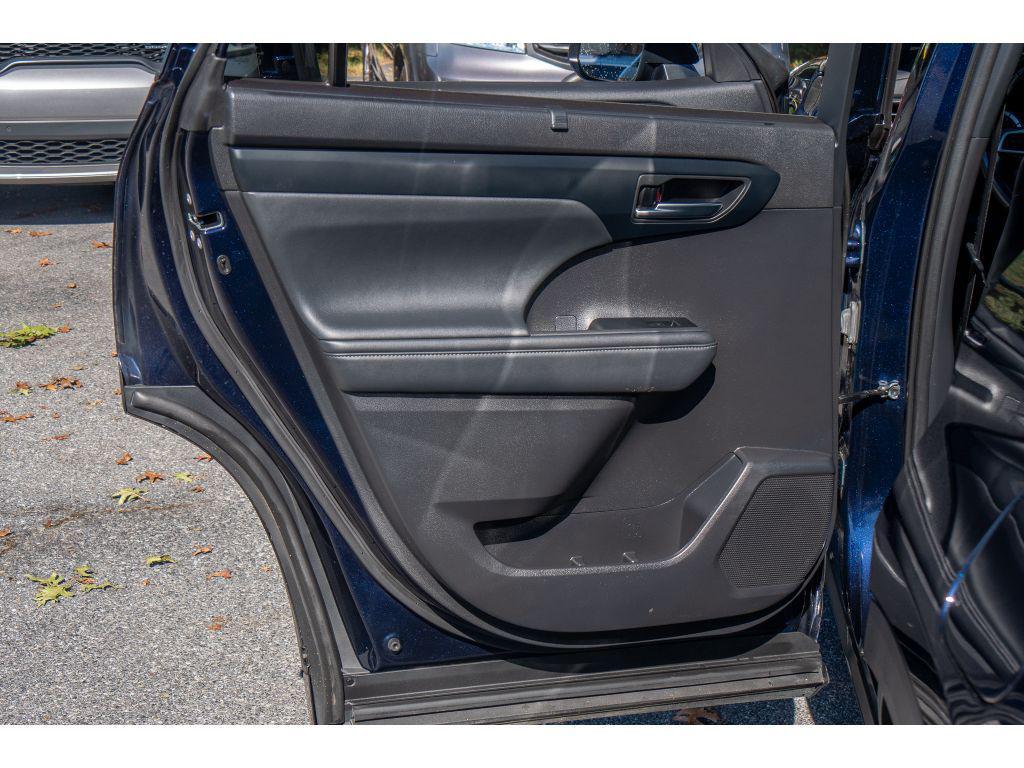 used 2022 Toyota Highlander car, priced at $33,995