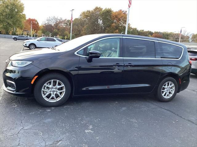 used 2023 Chrysler Pacifica car, priced at $27,396