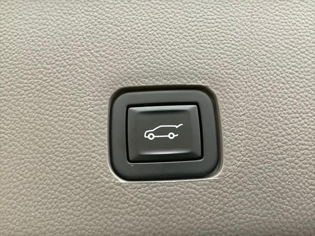 used 2021 Chevrolet Traverse car, priced at $31,697