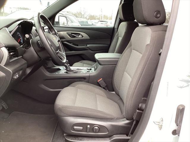 used 2023 Chevrolet Traverse car, priced at $27,081