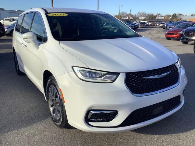 used 2022 Chrysler Pacifica Hybrid car, priced at $27,452