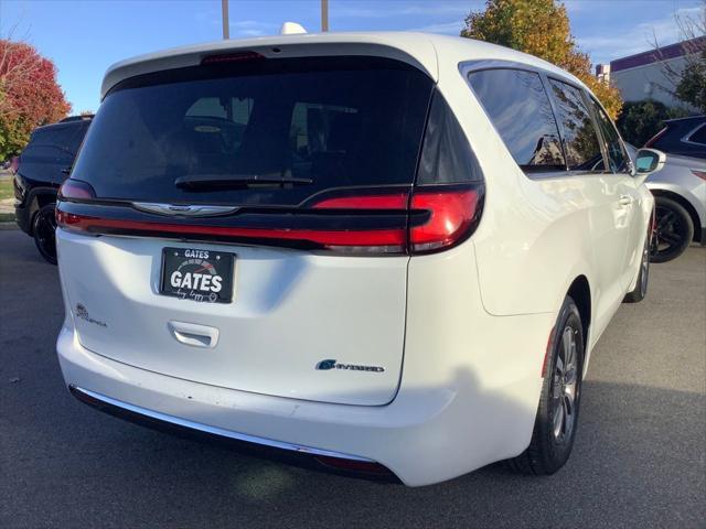 used 2022 Chrysler Pacifica Hybrid car, priced at $27,452