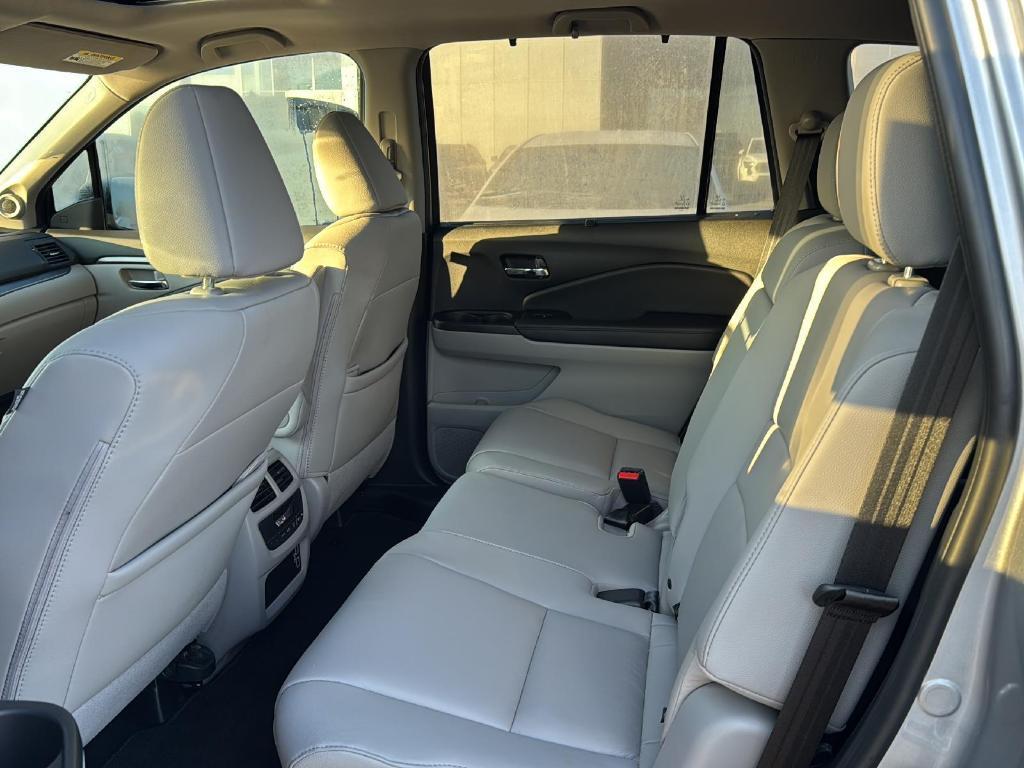 used 2022 Honda Pilot car, priced at $33,500