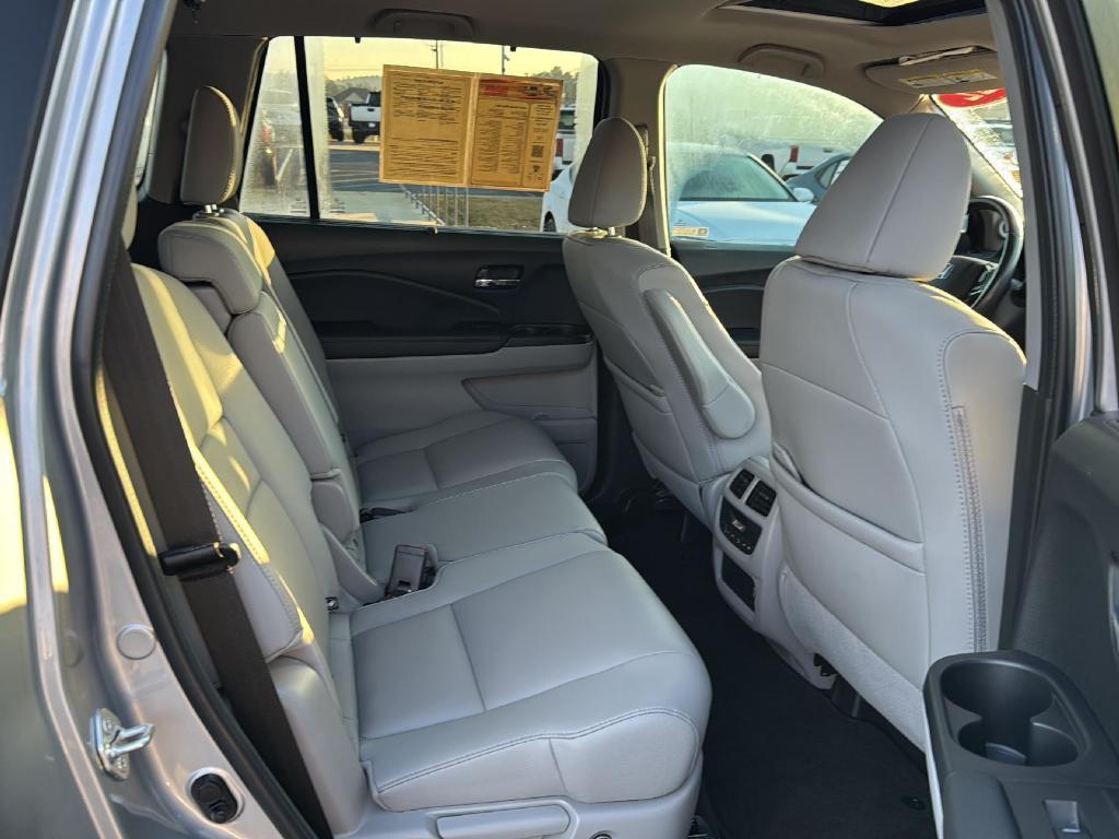 used 2022 Honda Pilot car, priced at $33,500