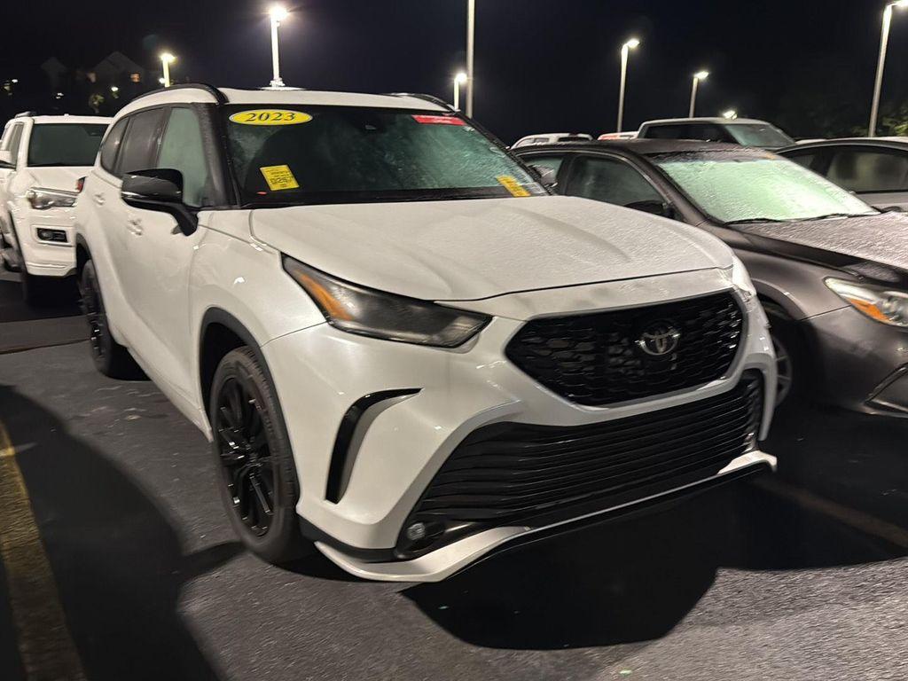 used 2023 Toyota Highlander car, priced at $39,999