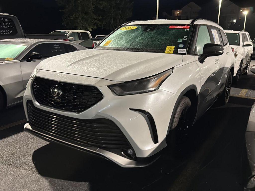 used 2023 Toyota Highlander car, priced at $39,999