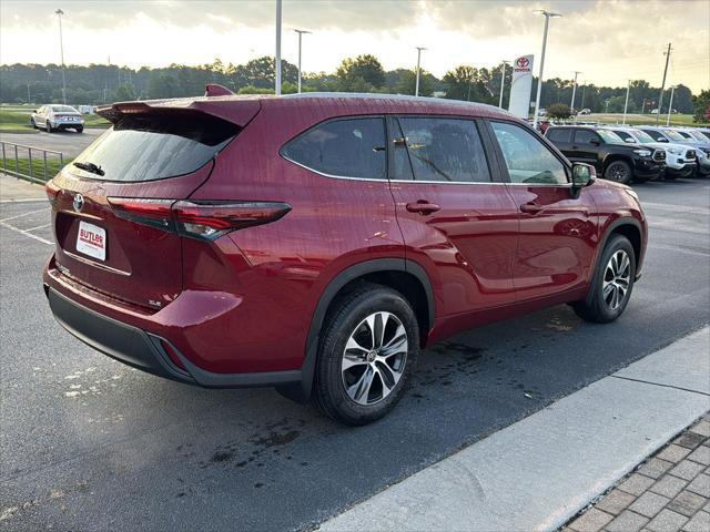 new 2025 Toyota Highlander car, priced at $46,484