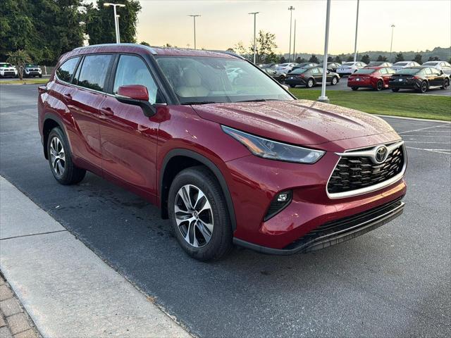 new 2025 Toyota Highlander car, priced at $46,484