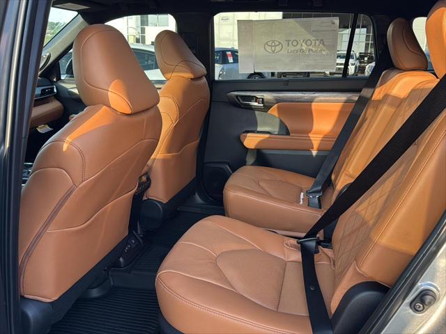new 2025 Toyota Highlander car, priced at $53,477