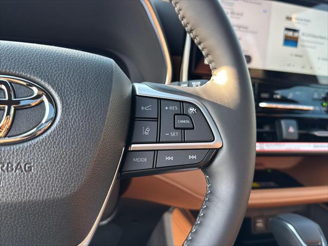 new 2025 Toyota Highlander car, priced at $53,477