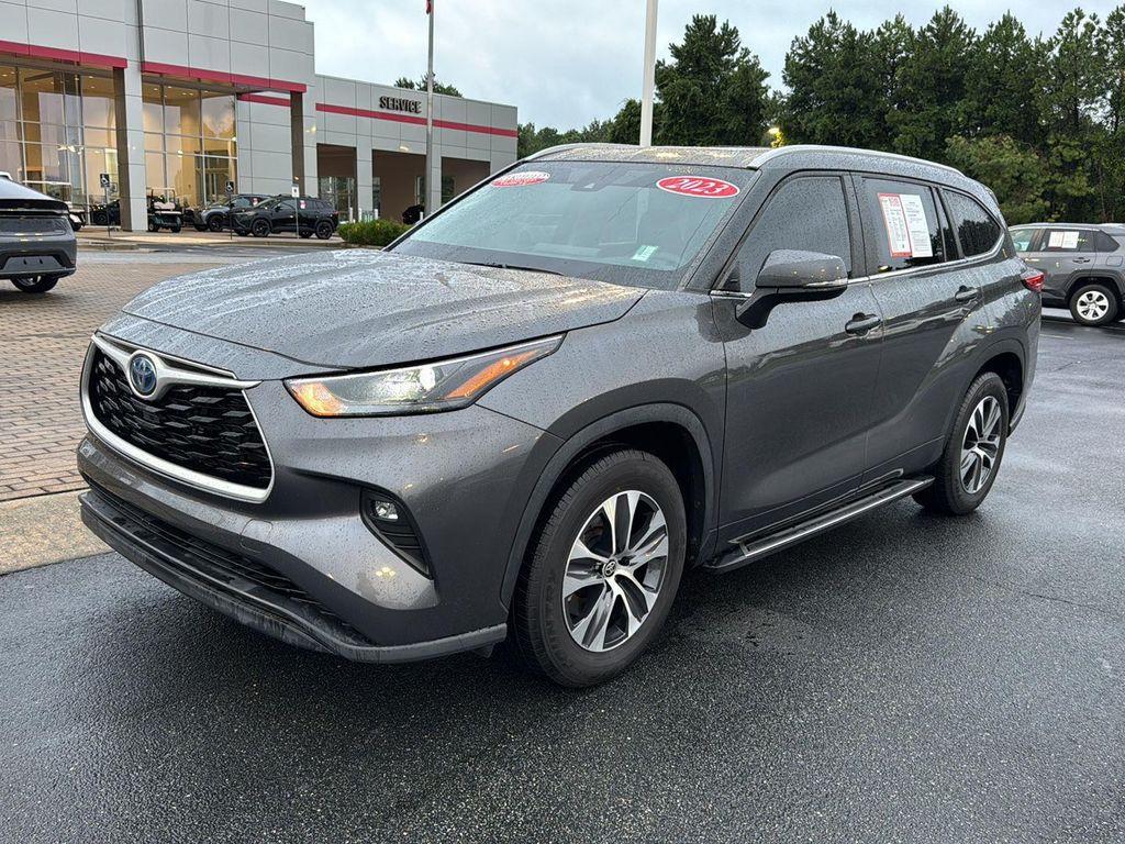 used 2023 Toyota Highlander Hybrid car, priced at $41,999