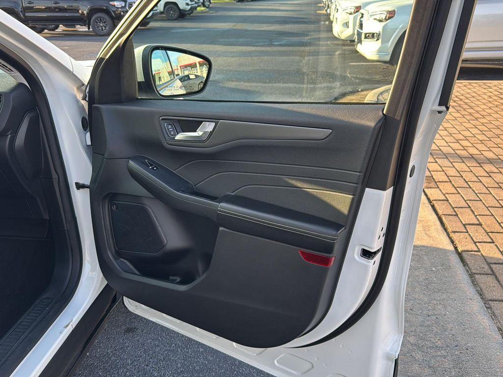 used 2023 Ford Escape car, priced at $21,999