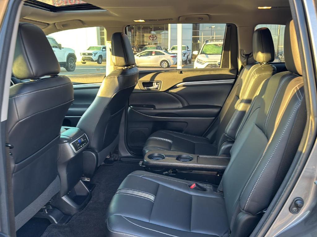 used 2018 Toyota Highlander car, priced at $23,900