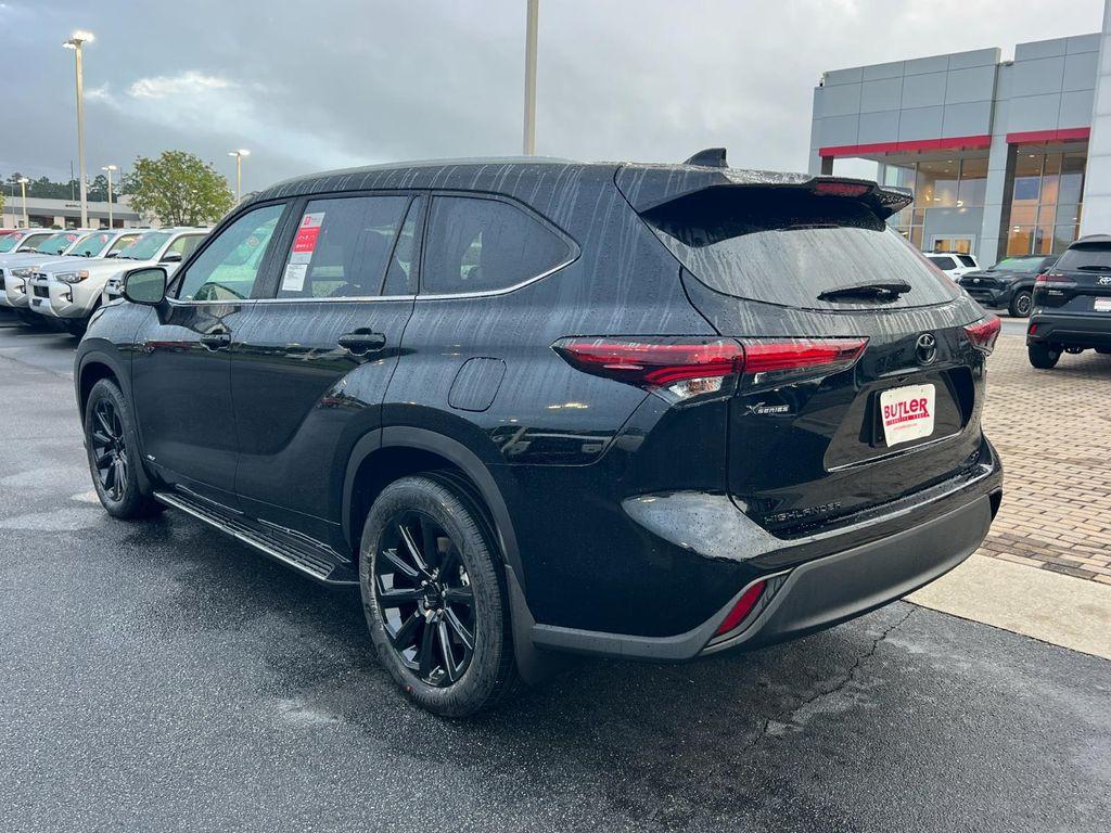 new 2025 Toyota Highlander Hybrid car, priced at $55,127