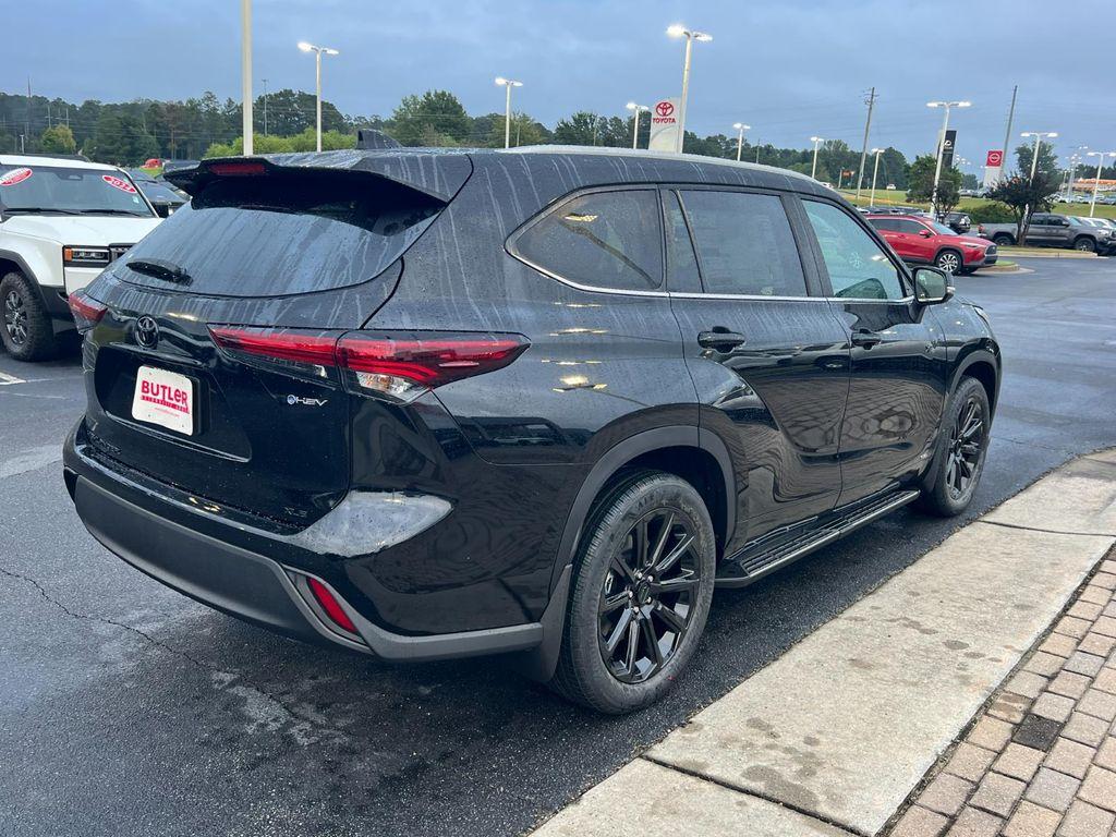 new 2025 Toyota Highlander Hybrid car, priced at $55,127