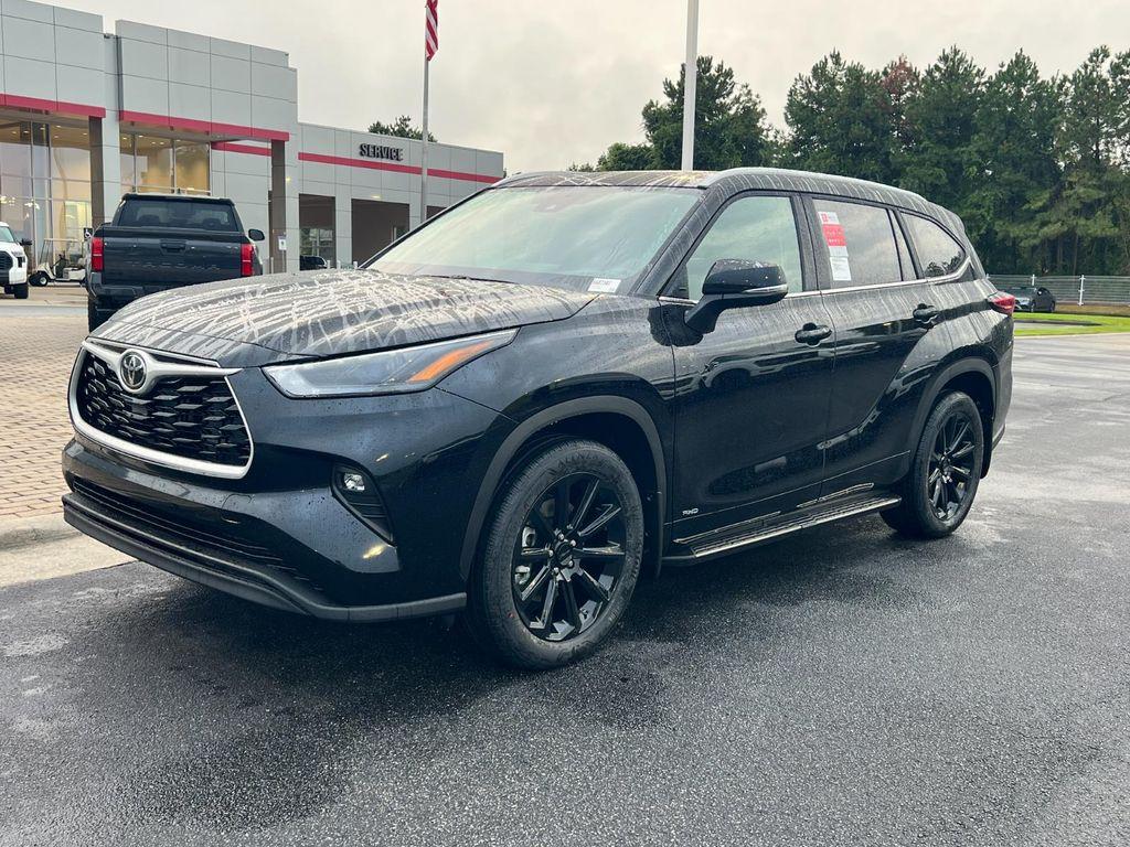 new 2025 Toyota Highlander Hybrid car, priced at $55,127