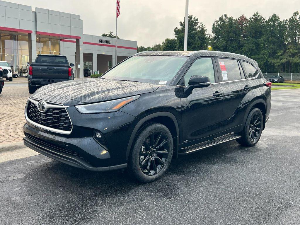 new 2025 Toyota Highlander Hybrid car, priced at $55,127