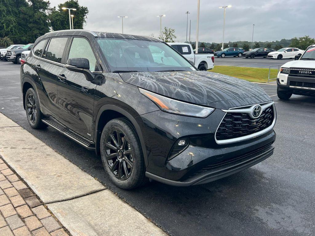 new 2025 Toyota Highlander Hybrid car, priced at $55,127