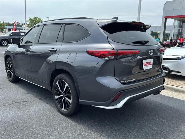 used 2022 Toyota Highlander car, priced at $41,999
