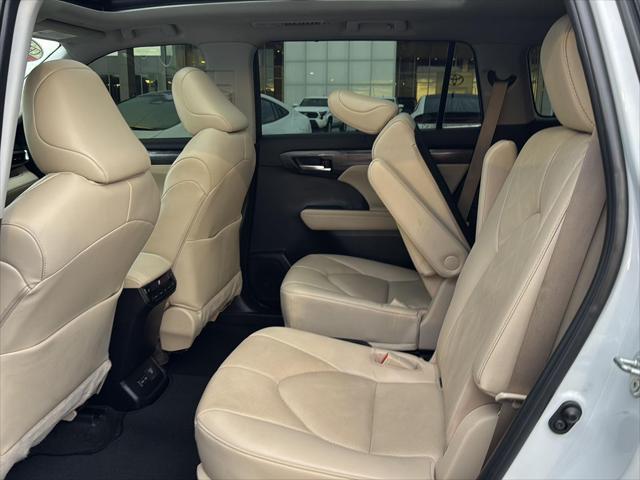 used 2023 Toyota Highlander Hybrid car, priced at $49,897