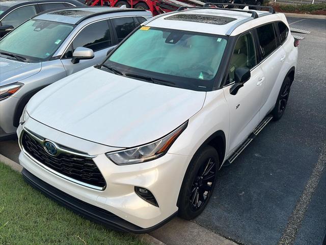 used 2023 Toyota Highlander Hybrid car, priced at $45,999