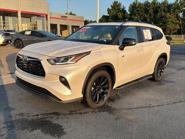 used 2023 Toyota Highlander Hybrid car, priced at $45,799