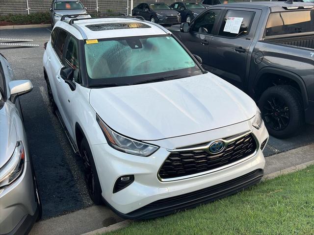 used 2023 Toyota Highlander Hybrid car, priced at $45,999