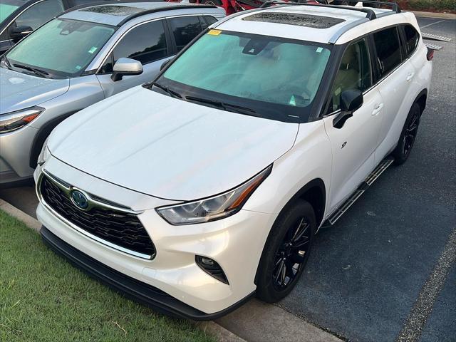 used 2023 Toyota Highlander Hybrid car, priced at $45,999