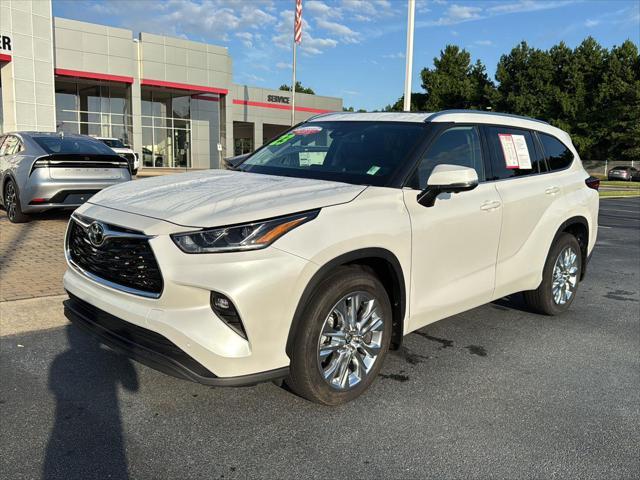 used 2023 Toyota Highlander car, priced at $43,900