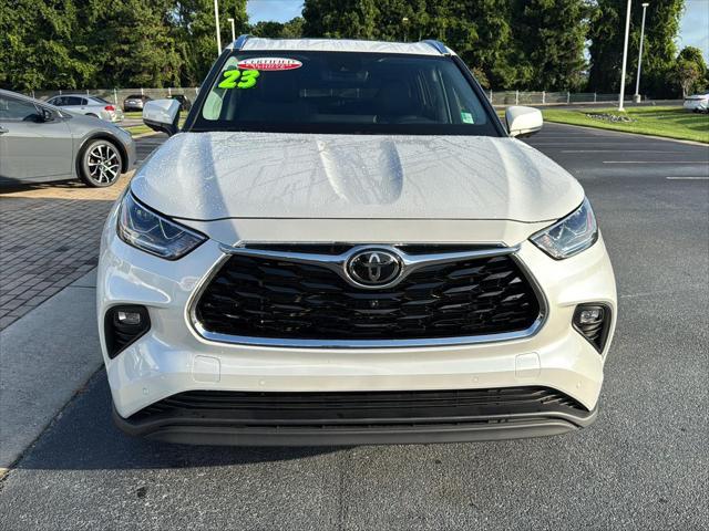 used 2023 Toyota Highlander car, priced at $43,900