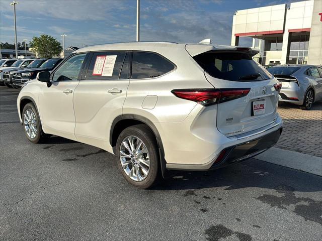 used 2023 Toyota Highlander car, priced at $43,900