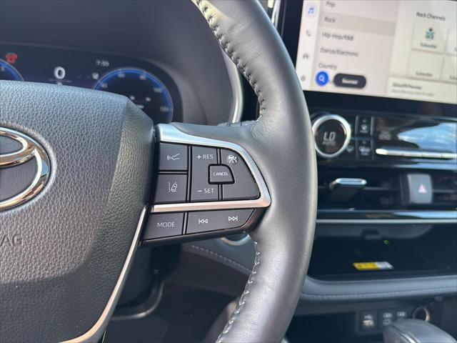 used 2023 Toyota Highlander car, priced at $43,900