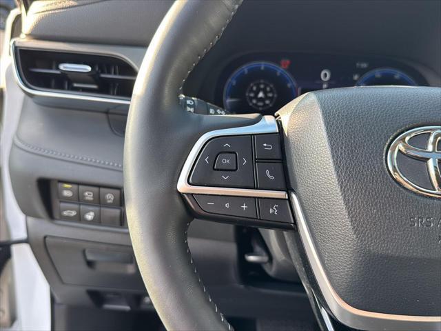 used 2023 Toyota Highlander car, priced at $43,900