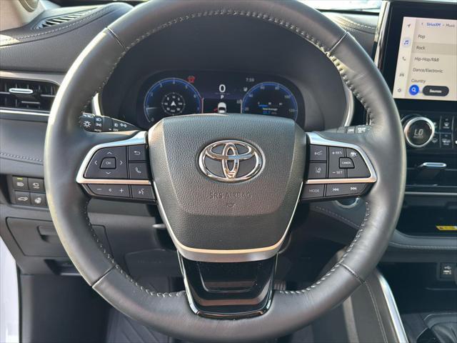used 2023 Toyota Highlander car, priced at $43,900