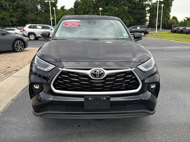 used 2023 Toyota Highlander car, priced at $35,999
