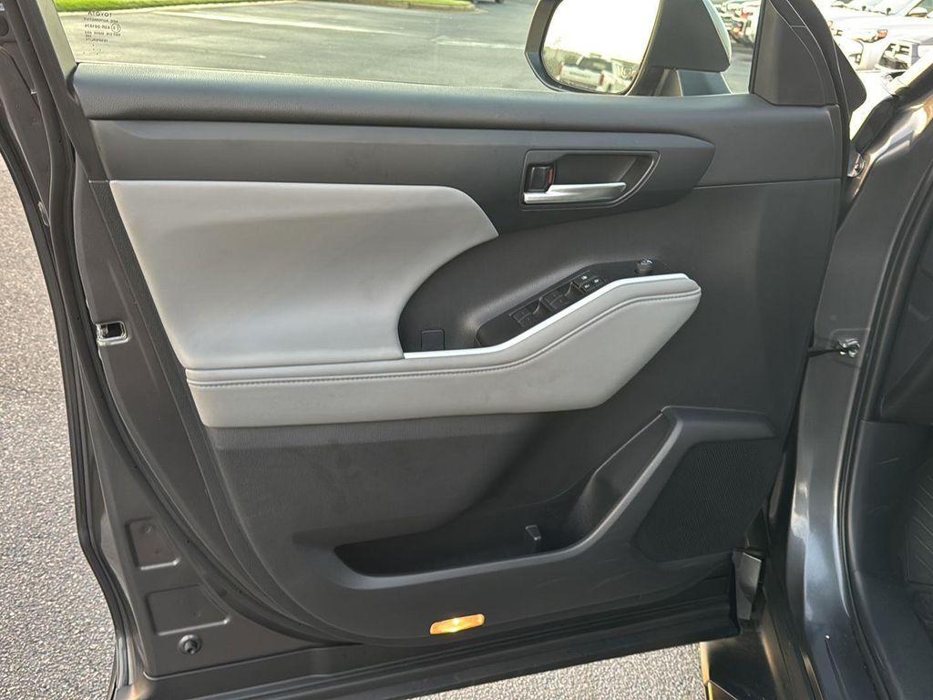 used 2024 Toyota Highlander car, priced at $46,599