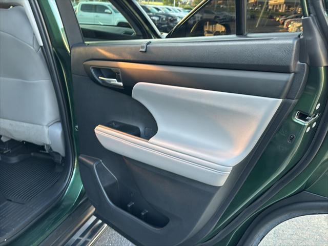 used 2023 Toyota Highlander car, priced at $39,999