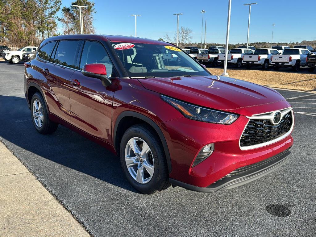 used 2022 Toyota Highlander car, priced at $32,999