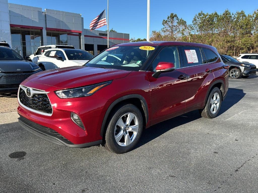 used 2022 Toyota Highlander car, priced at $32,999