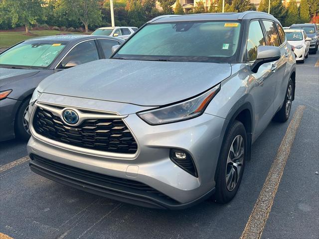 used 2021 Toyota Highlander Hybrid car, priced at $32,999