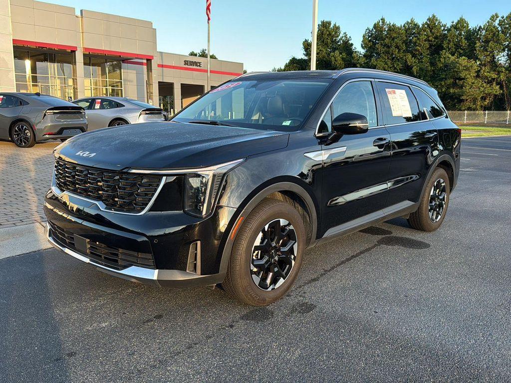 used 2024 Kia Sorento car, priced at $30,899