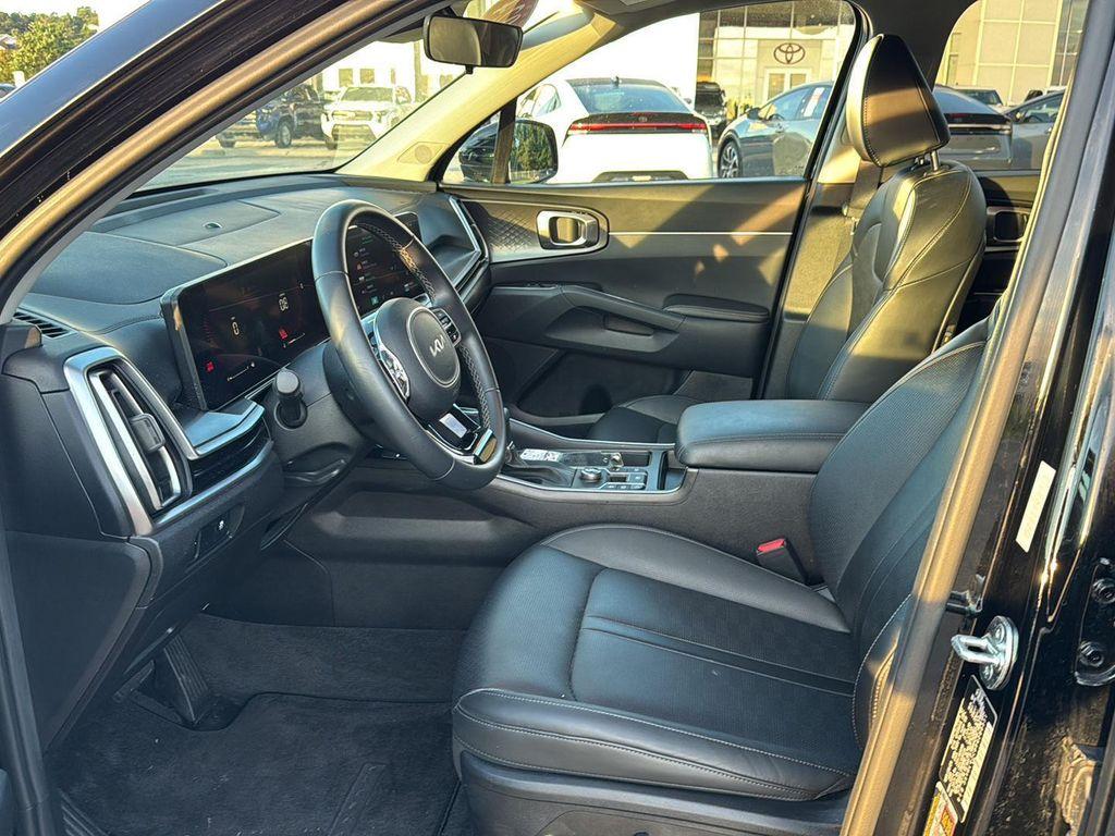 used 2024 Kia Sorento car, priced at $30,899