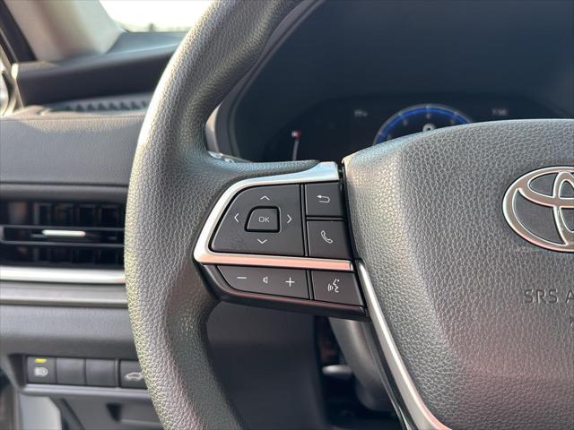 new 2025 Toyota Highlander car, priced at $45,263