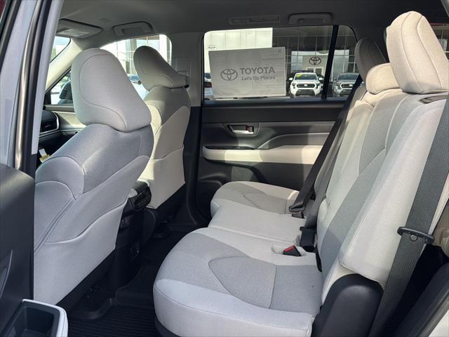 new 2025 Toyota Highlander car, priced at $45,263